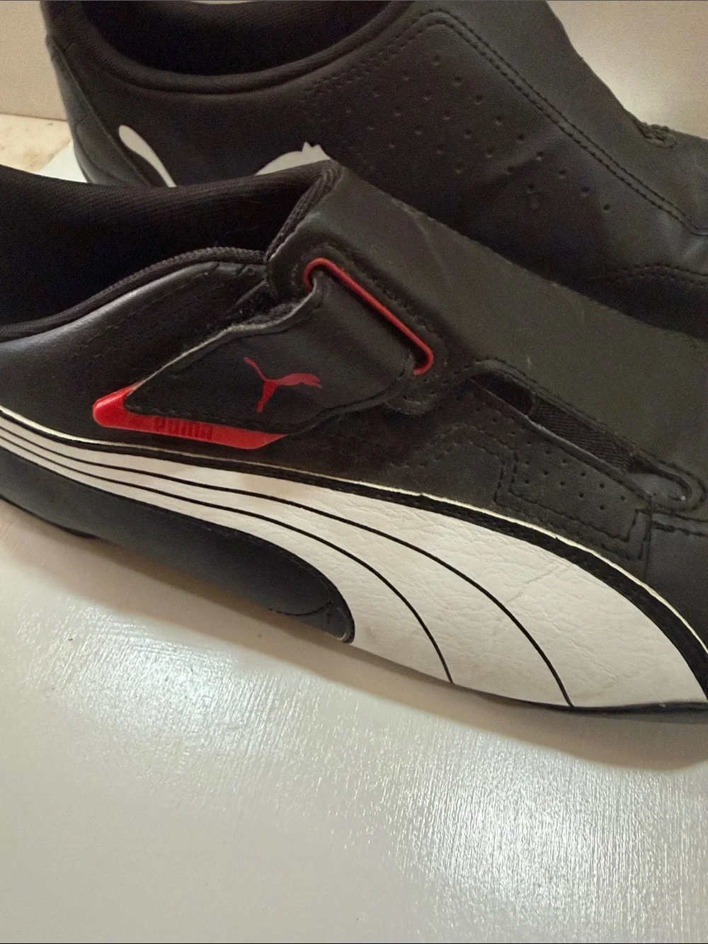 PUMA REDON MENS 13 MOVE DRIVING SHOES BLACK WHITE ADJUSTABLE CASUAL SNEAKERS